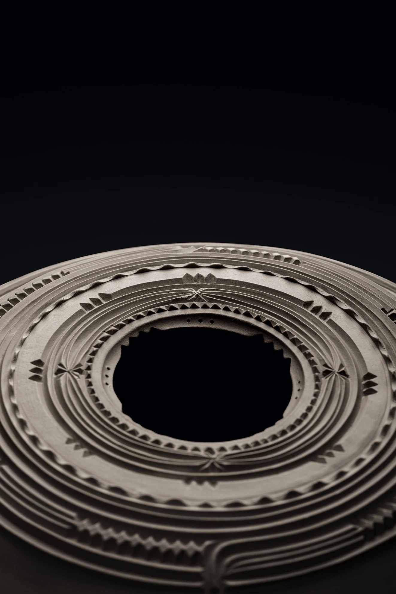 Detail of the kōpae sculpture by Stevei Houkāmau